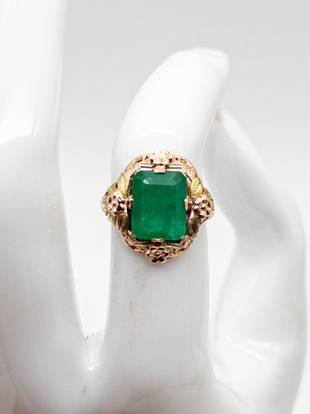 Elegant Antique 1920s 4ct AAA+++ Colombian Emerald Filigree 10k Yellow Gold Ring